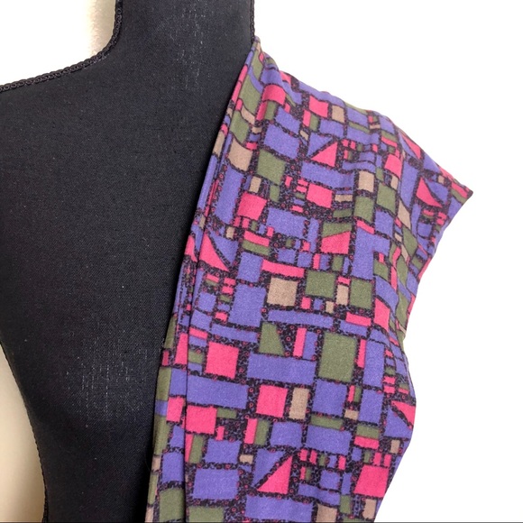 Geometric print pattern LulaRoe tc leggings - Picture 6 of 6